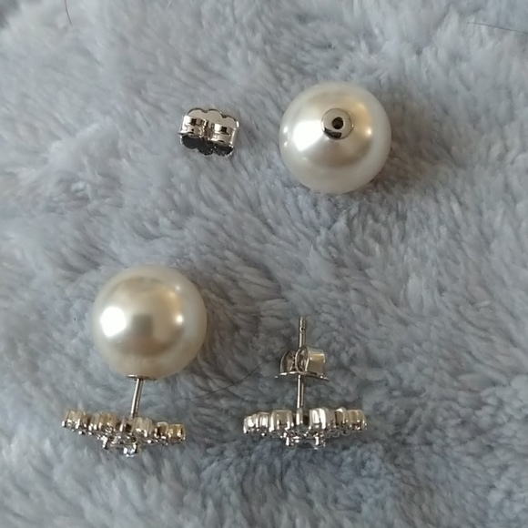 NADRI White Rhodium Snow Flake Pearl earrings - Picture 7 of 8